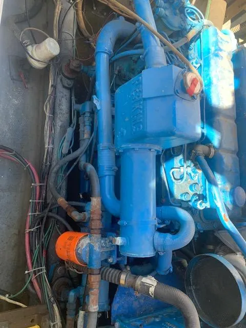 1974 Luhrs 32