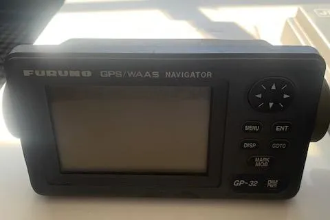 1974 Luhrs 32