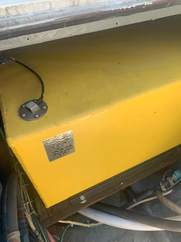 1974 Luhrs 32