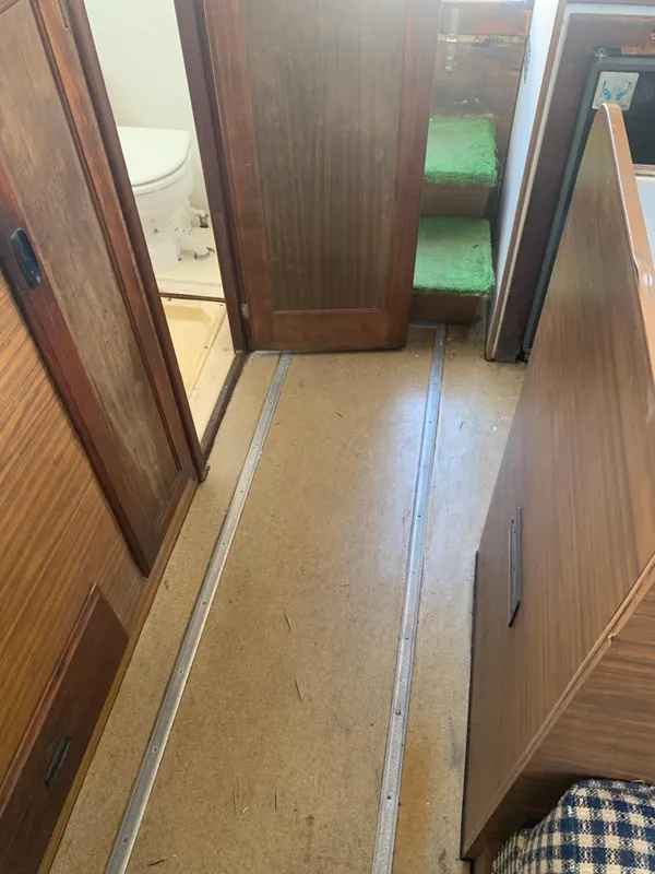 1974 Luhrs 32