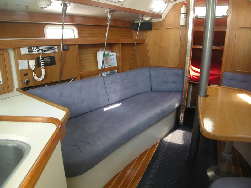 Port settee