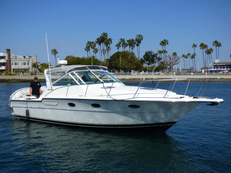 1989 Tiara Yachts 3300 Open