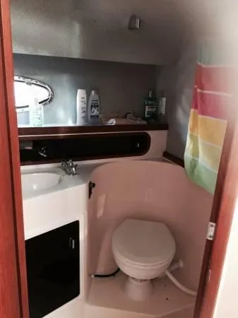 New Electric Head, Vanity w/ Molded-in Sink