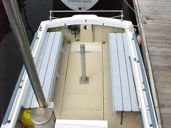 1986 Shamrock Pilothouse