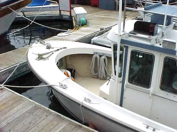 1986 Shamrock Pilothouse