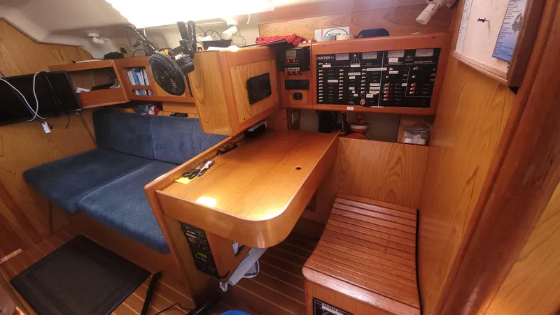 2000 Hunter 460