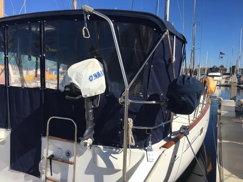 Dingy engine and hoist