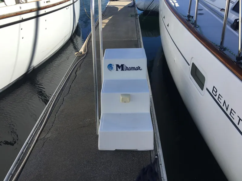 2004 Beneteau 473