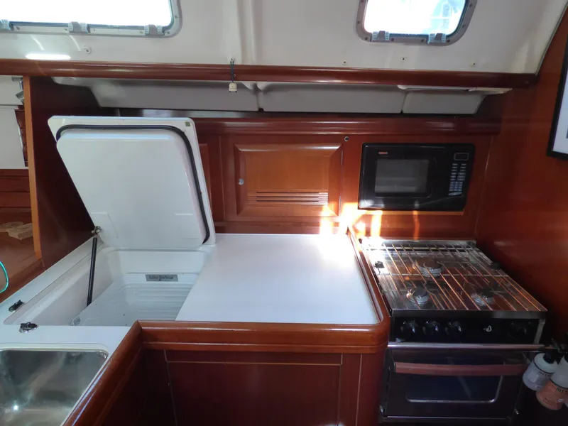 2004 Beneteau 473