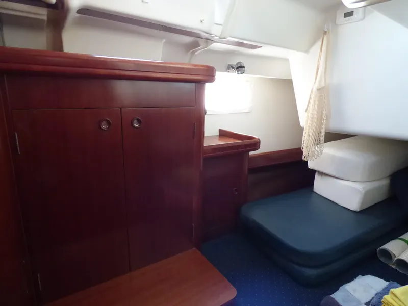 2004 Beneteau 473