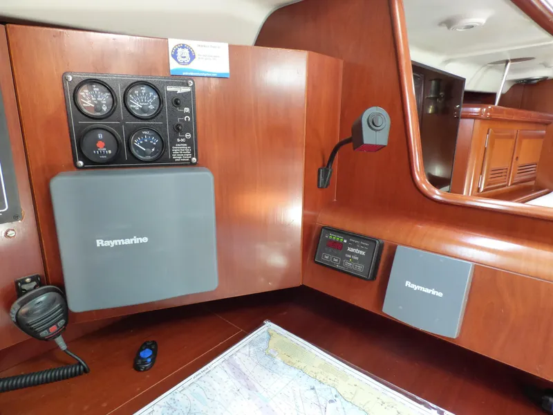 2004 Beneteau 473