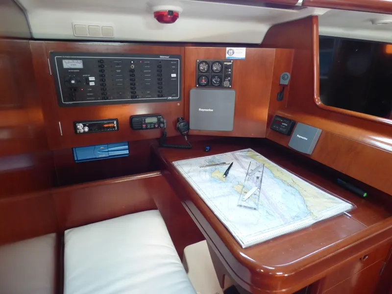 2004 Beneteau 473