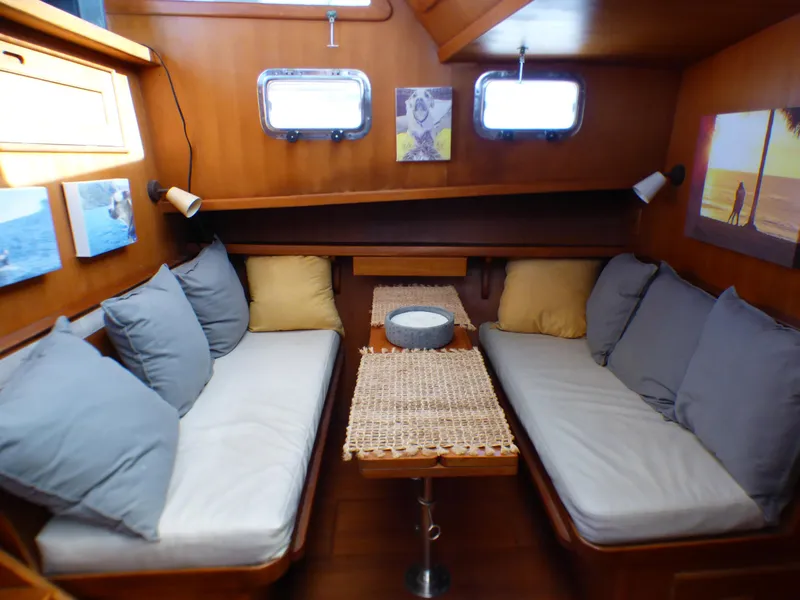 1985 Offshore Yachts 38 Aft Cabin