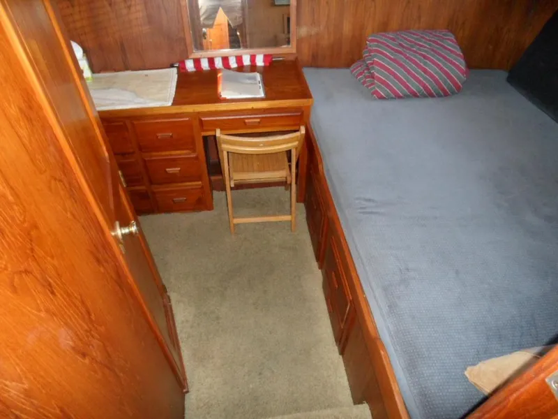 1988 Cooper 35 Motor Yacht