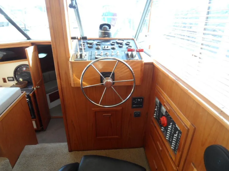 1988 Cooper 35 Motor Yacht