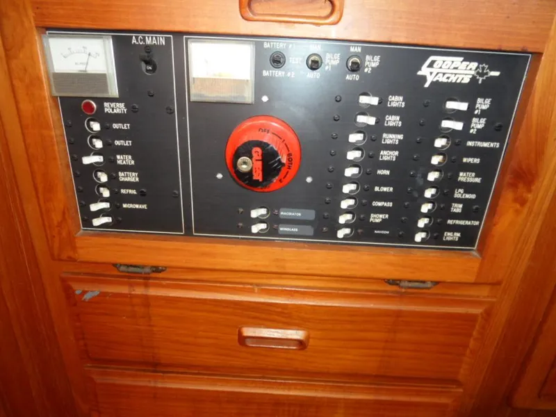 1988 Cooper 35 Motor Yacht