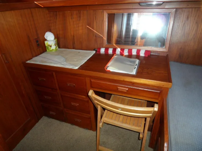 1988 Cooper 35 Motor Yacht
