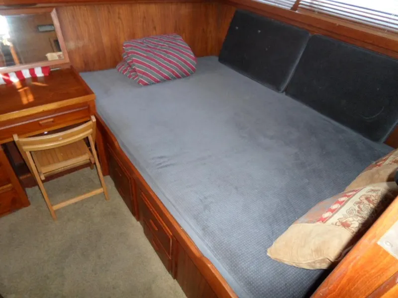 1988 Cooper 35 Motor Yacht