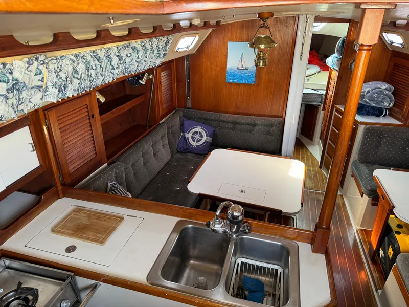 1989 Catalina Sloop