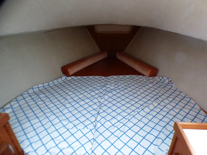 1982 Islander Bahama 30