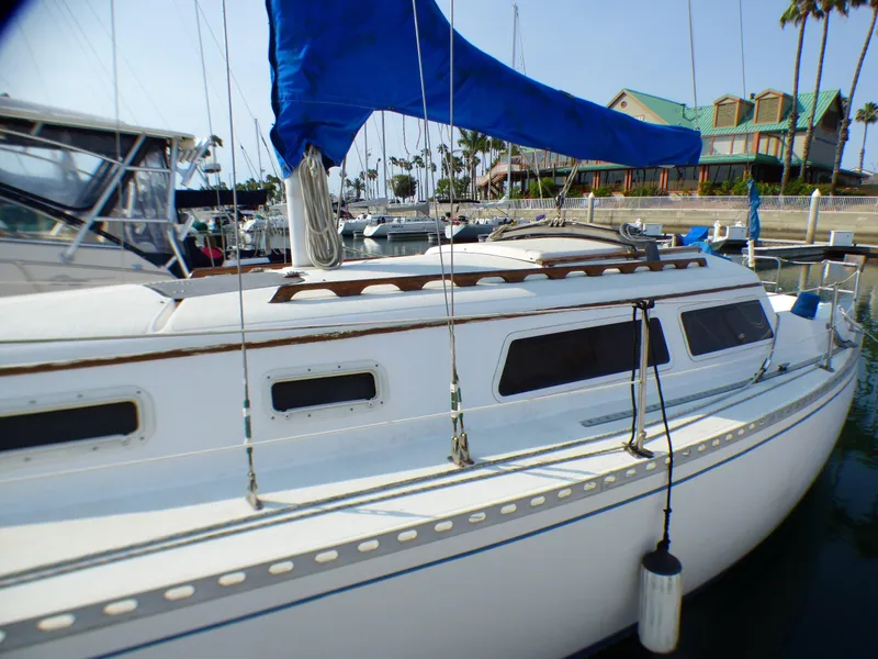 1982 Islander Bahama 30