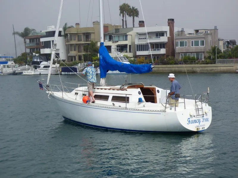 1982 Islander Bahama 30