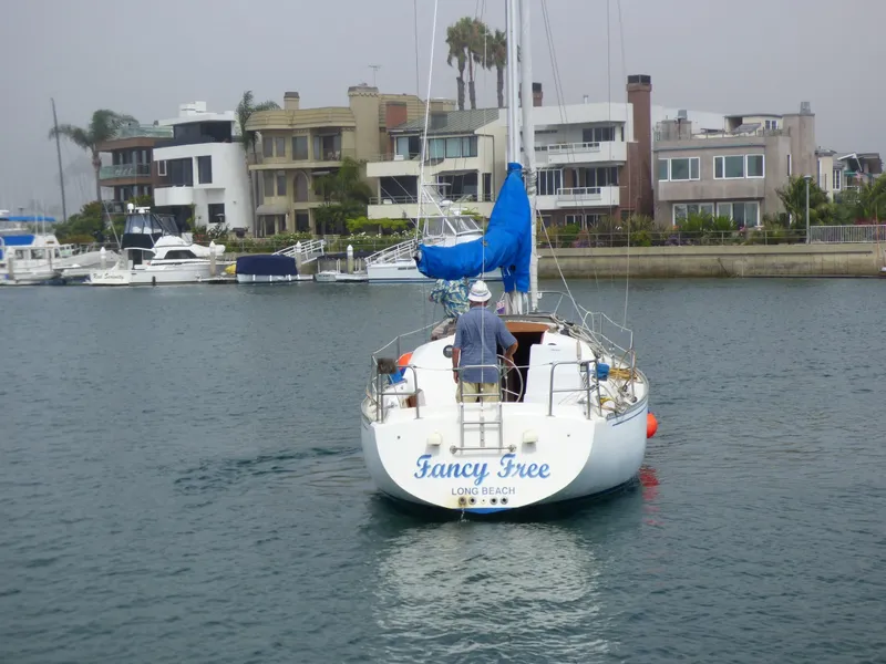 1982 Islander Bahama 30
