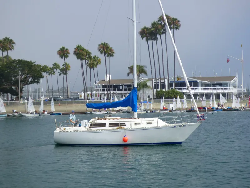 1982 Islander Bahama 30