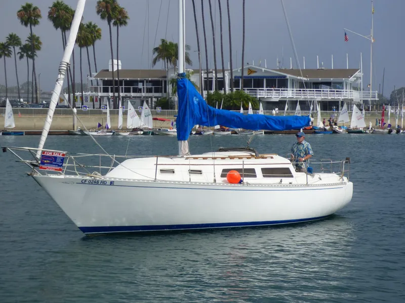 1982 Islander Bahama 30