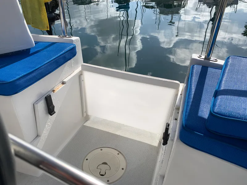 2003 Catalina 270