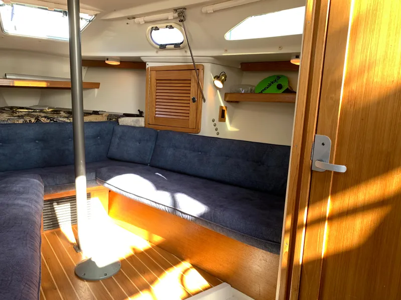 2003 Catalina 270