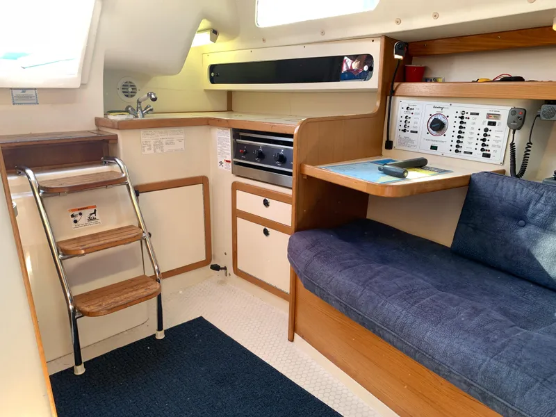 2003 Catalina 270