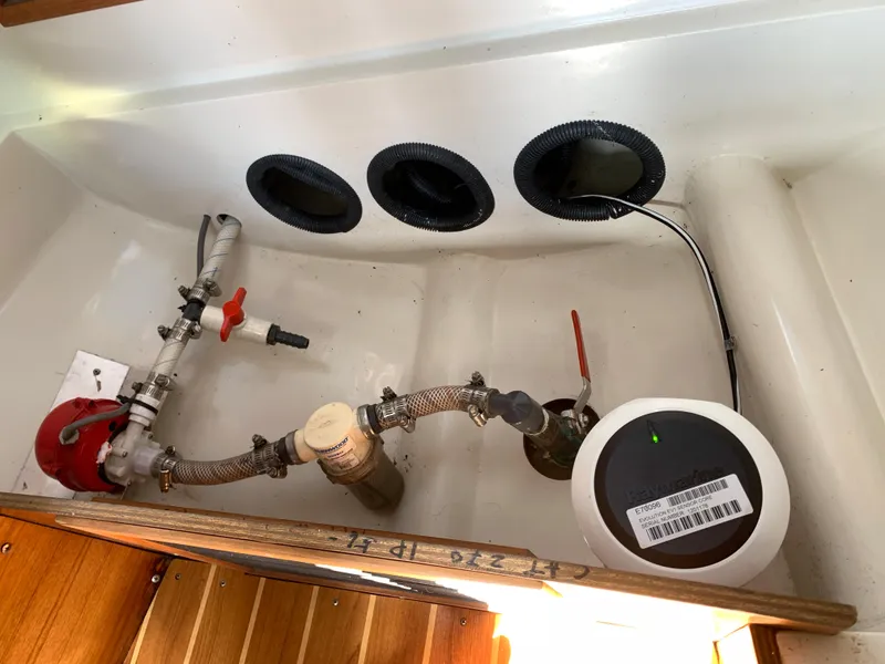 2003 Catalina 270