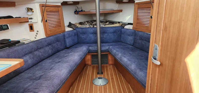 2003 Catalina 270