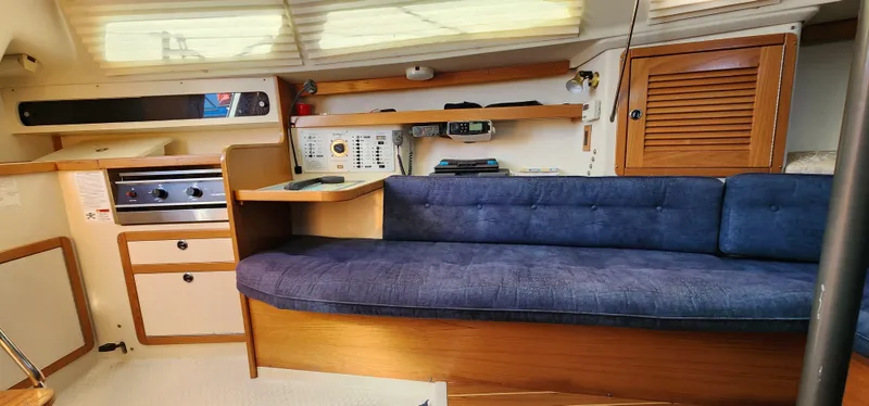 2003 Catalina 270