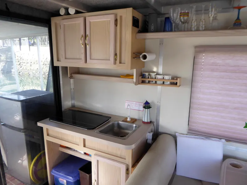 2005 Sun Tracker PARTY BARGE