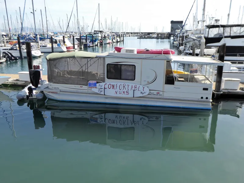 2005 Sun Tracker PARTY BARGE