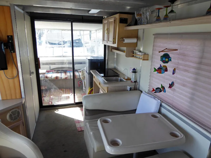 2005 Sun Tracker PARTY BARGE
