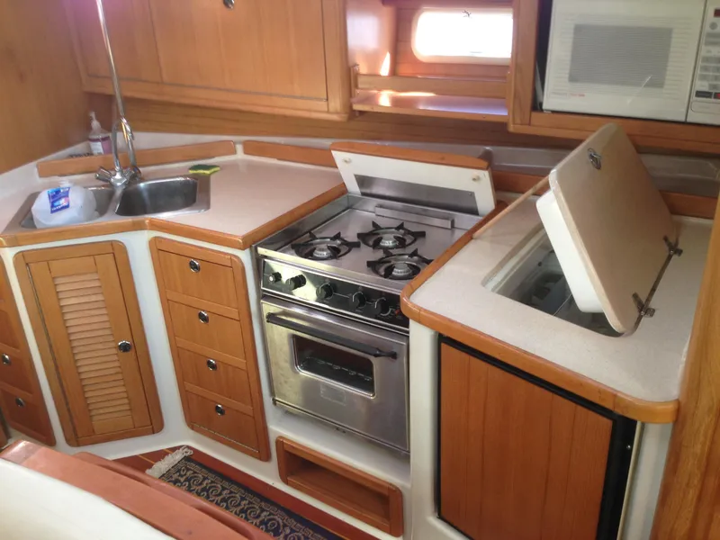 1999 Catalina 3 Cabin Centerline