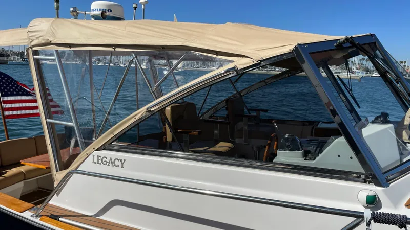 2001 Legacy Yachts 28