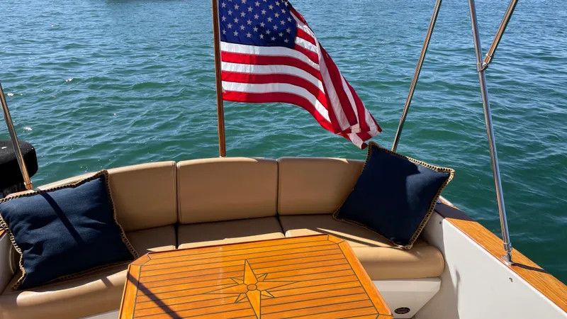 2001 Legacy Yachts 28