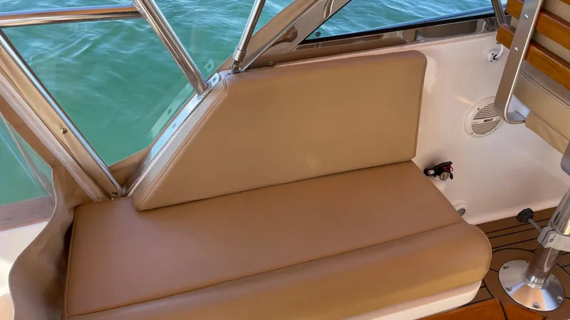 2001 Legacy Yachts 28