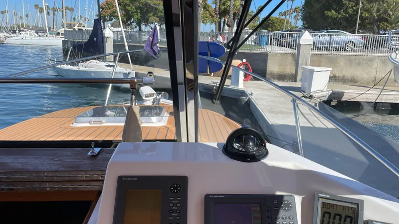2001 Legacy Yachts 28