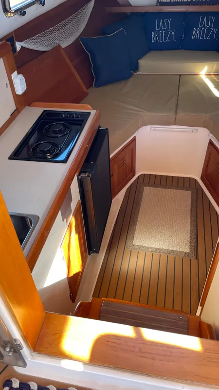 2001 Legacy Yachts 28