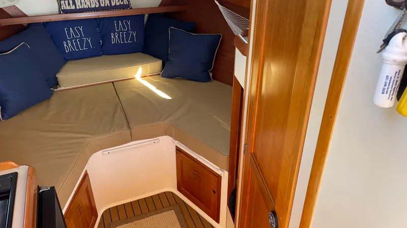 2001 Legacy Yachts 28