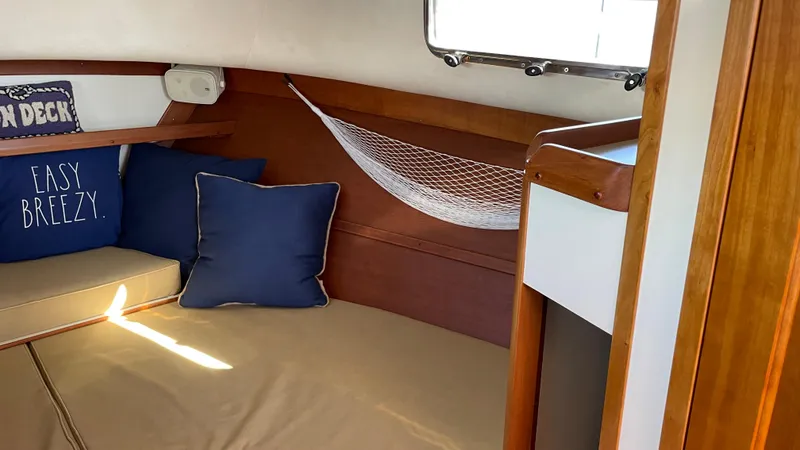 2001 Legacy Yachts 28