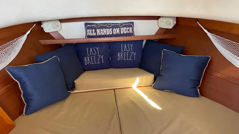 2001 Legacy Yachts 28