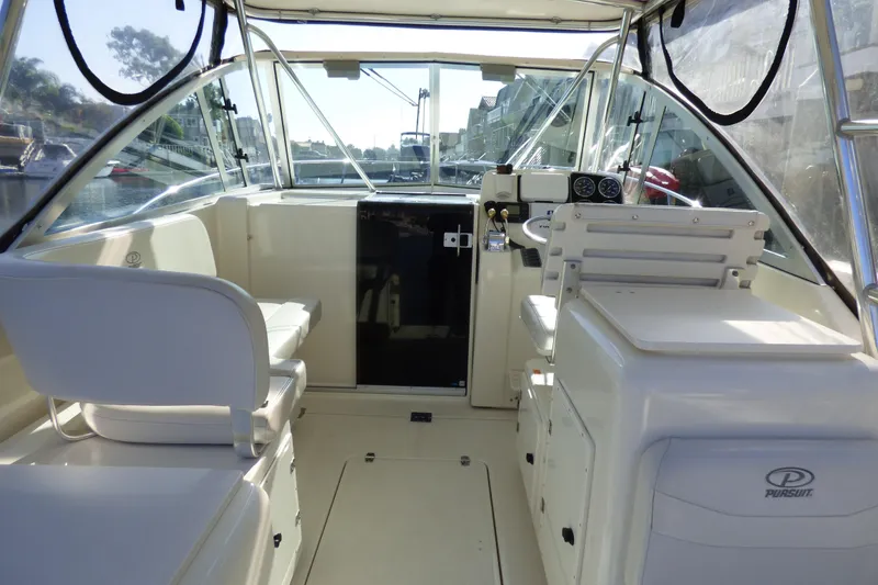 2003 Pursuit 3000 Express