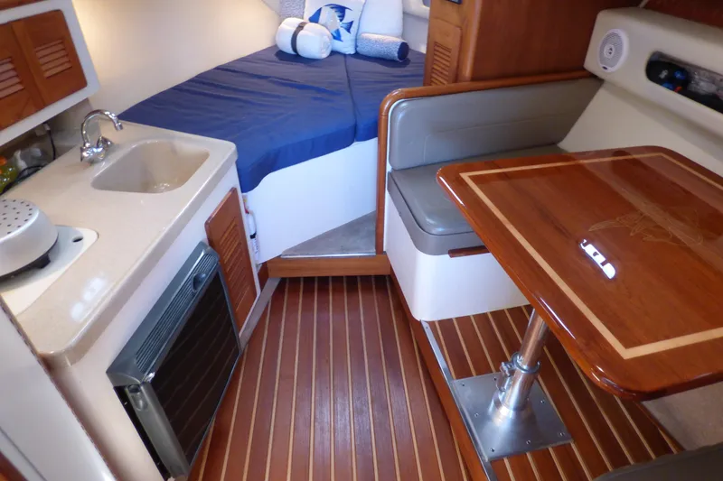 2003 Pursuit 3000 Express