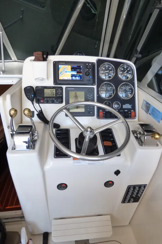 2003 Pursuit 3000 Express
